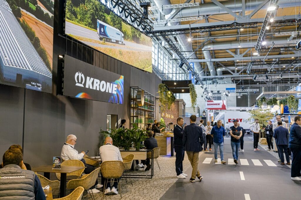 Krone-Stand auf der IAA Transportation 2026 mit LED-Wand